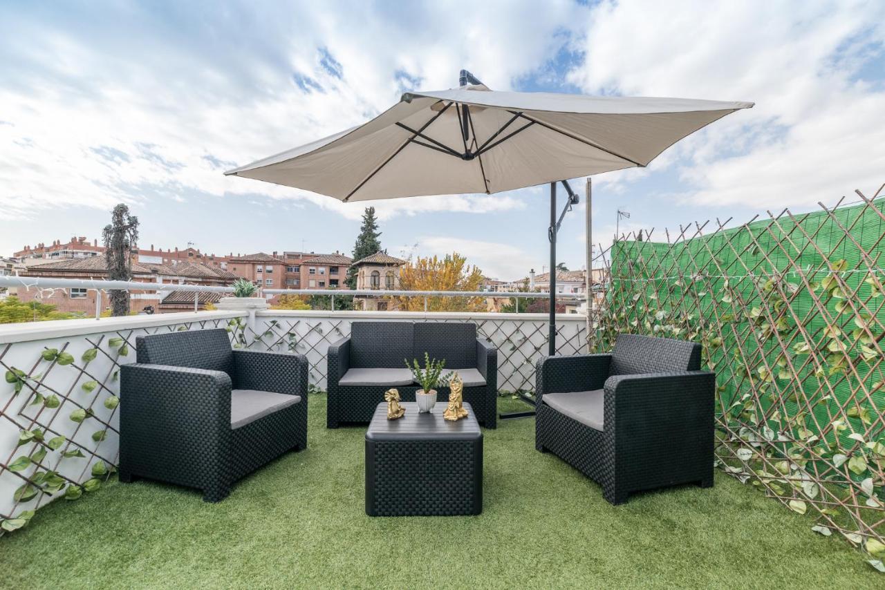 Moderno Apartamento En Centro De Granada Luaran gambar