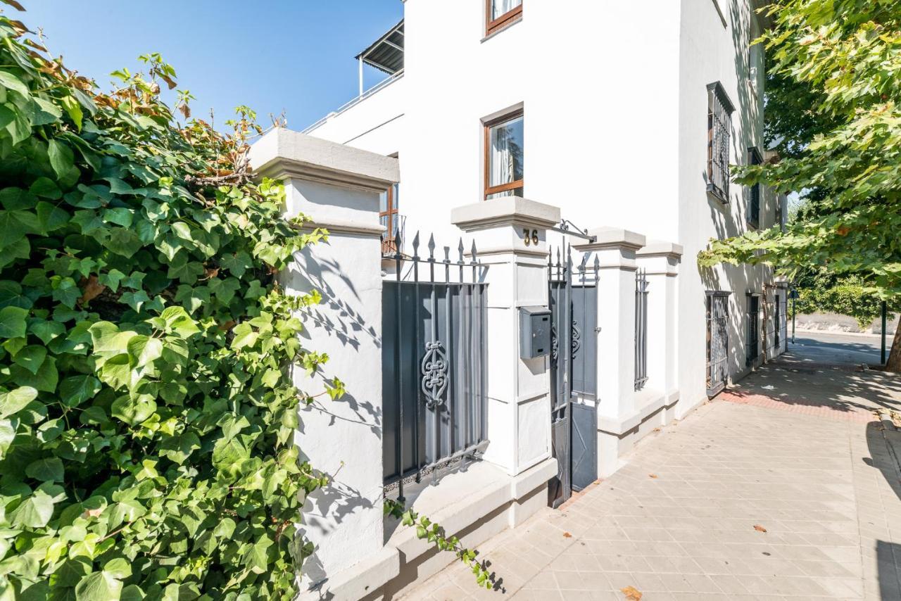 Moderno Apartamento En Centro De Granada Luaran gambar