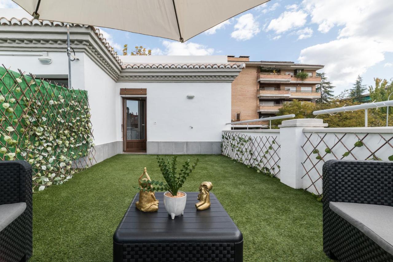 Moderno Apartamento En Centro De Granada Luaran gambar