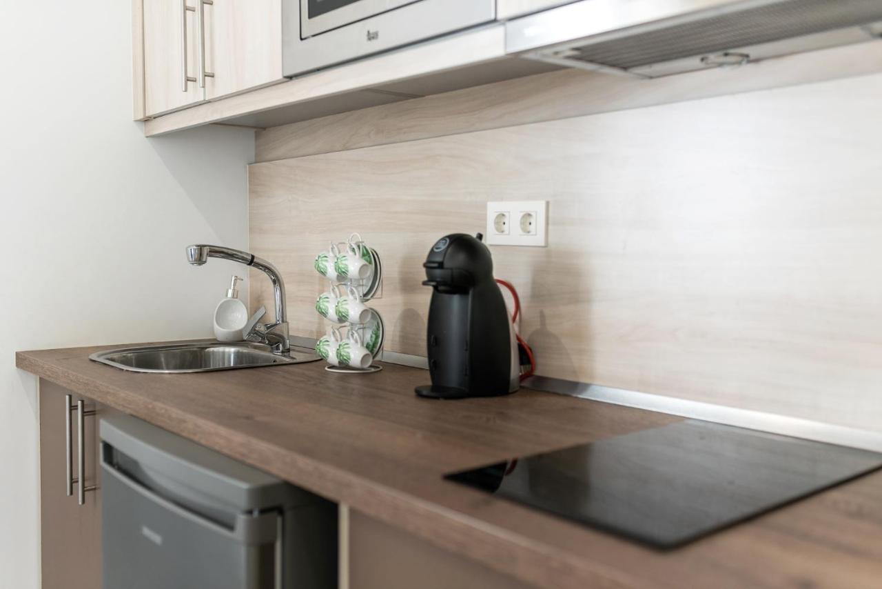 Moderno Apartamento En Centro De Granada Luaran gambar