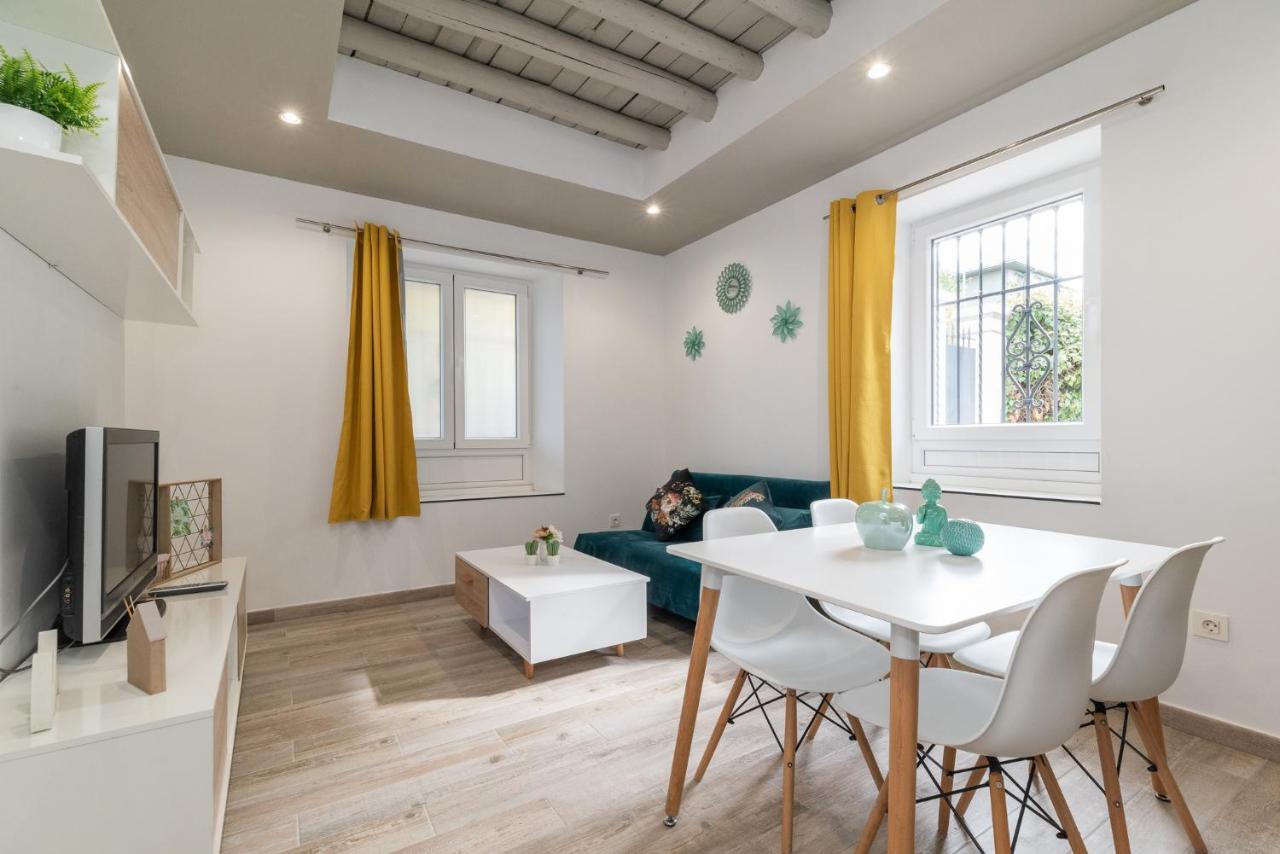 Moderno Apartamento En Centro De Granada Luaran gambar