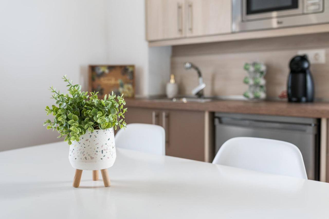 Moderno Apartamento En Centro De Granada Luaran gambar